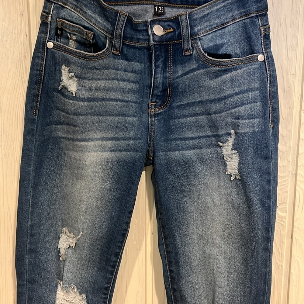 Judy Blue Jeans Cropped Distressed Blue Wash Size 25 - Picture 4 of 14